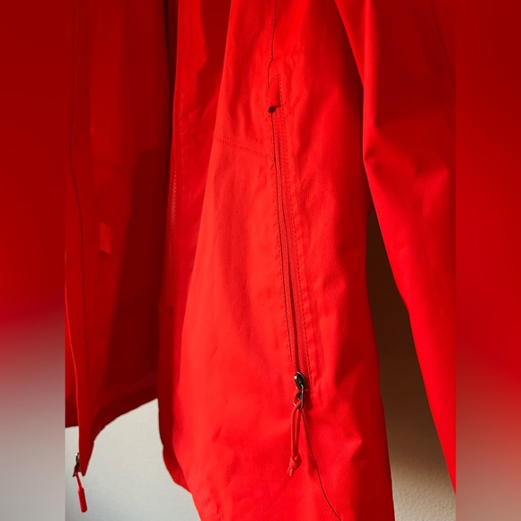 The North Face Women's Vibrant orange/red wind breaker - Picture 7 of 14